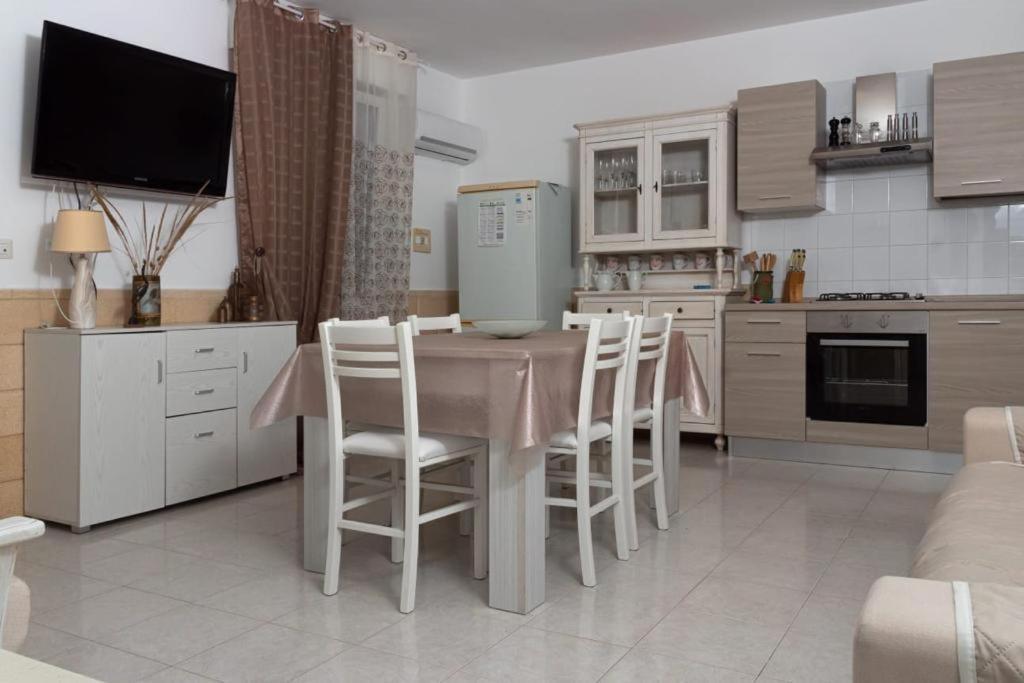 Ferienwohnung Fronte Mare Torre San Giovanni Exterior foto